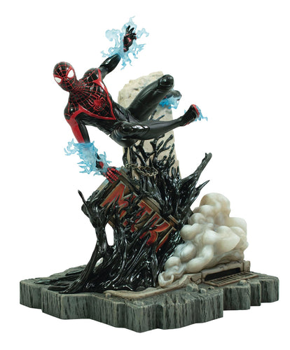 Diamond Select Toys Marvel Gallery: Gamerverse Miles Morales Deluxe PVC Statue