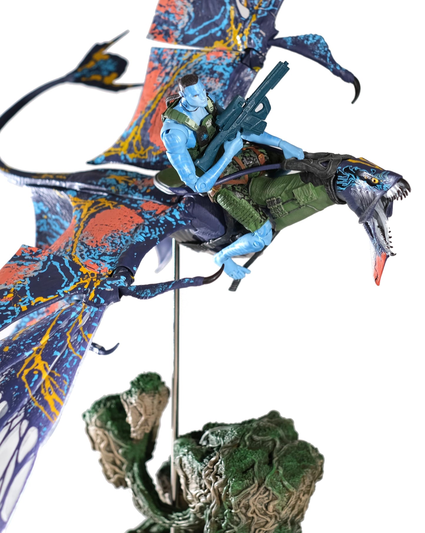 McFarlane Toys- Avatar: The Way of Water Recom Quaritch & RDA Banshee 7in Scale Deluxe 2 Pack Gold Label
