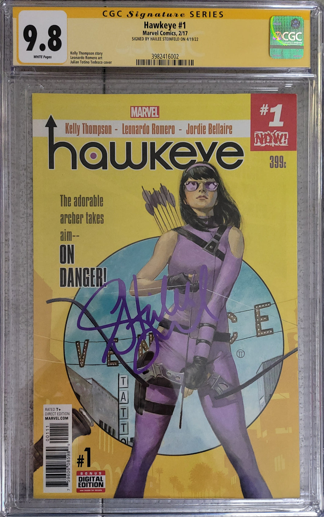 Hawkeye #1 (1st Solo Series) Kate Bishop SIGNED BY HAILEE STEINFELD CGC 9.8